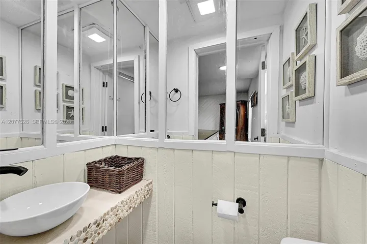 2nd Bathroom