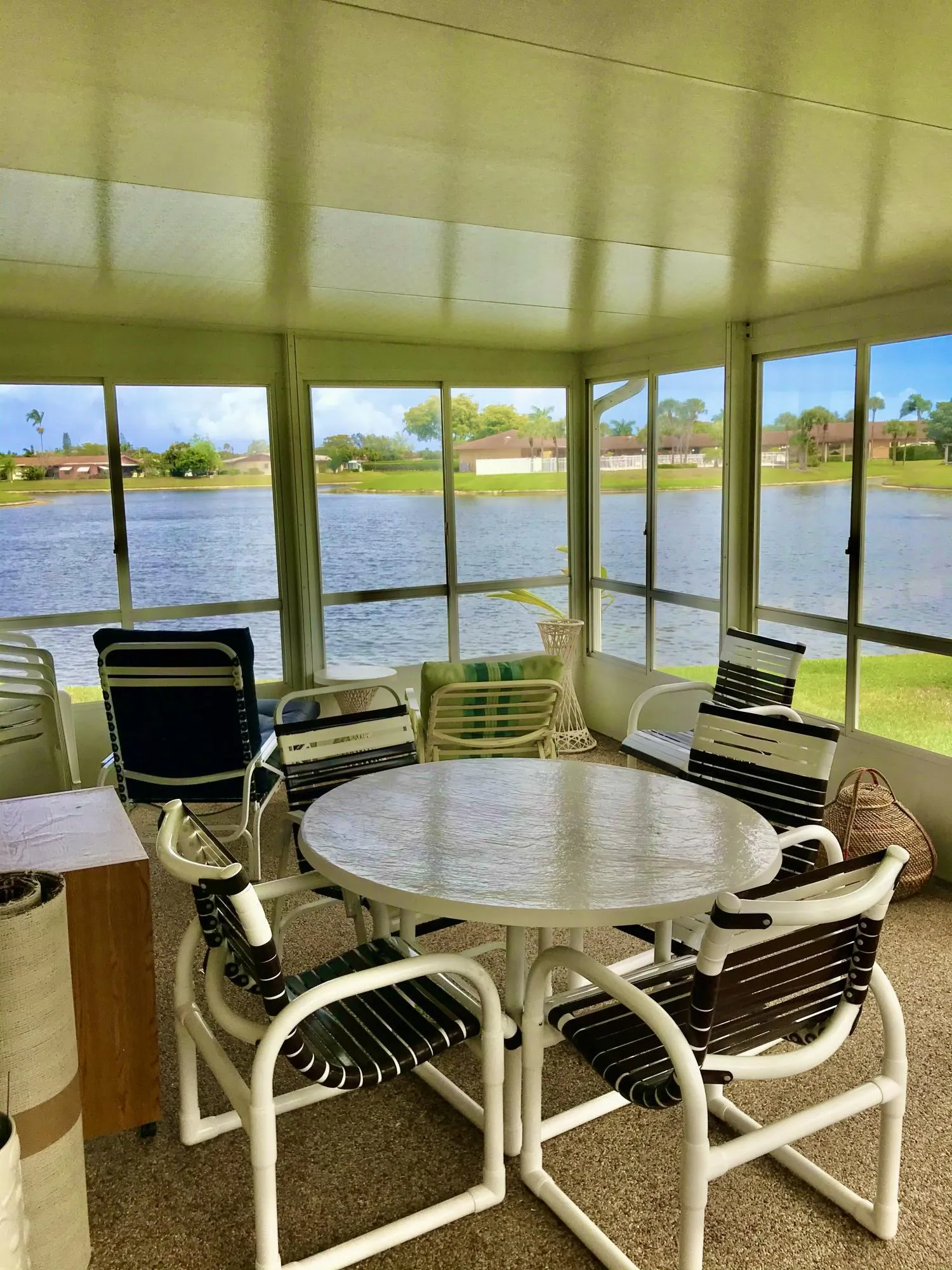 enclosed patio w/ lake view