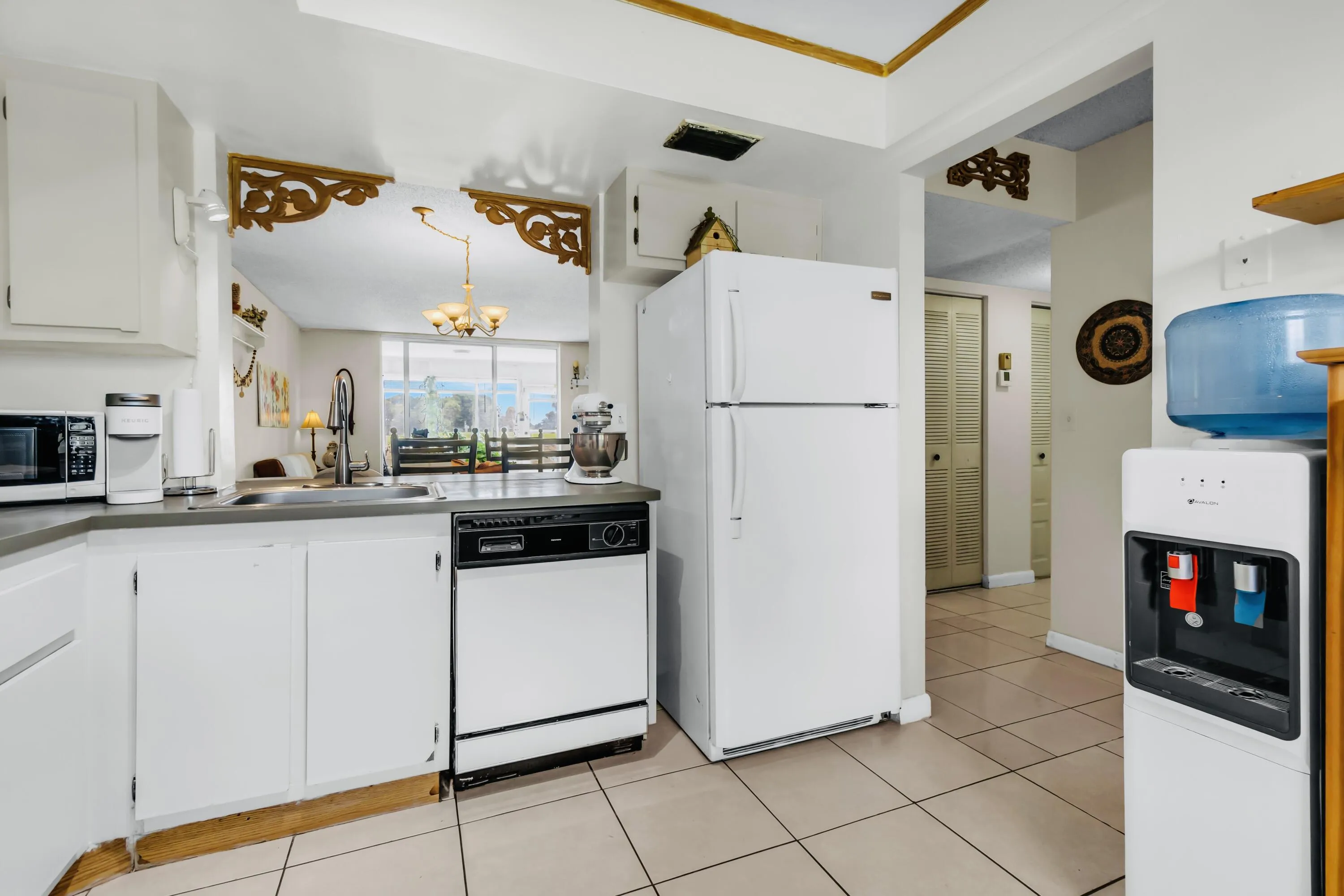 KITCHEN, APPLIANCES