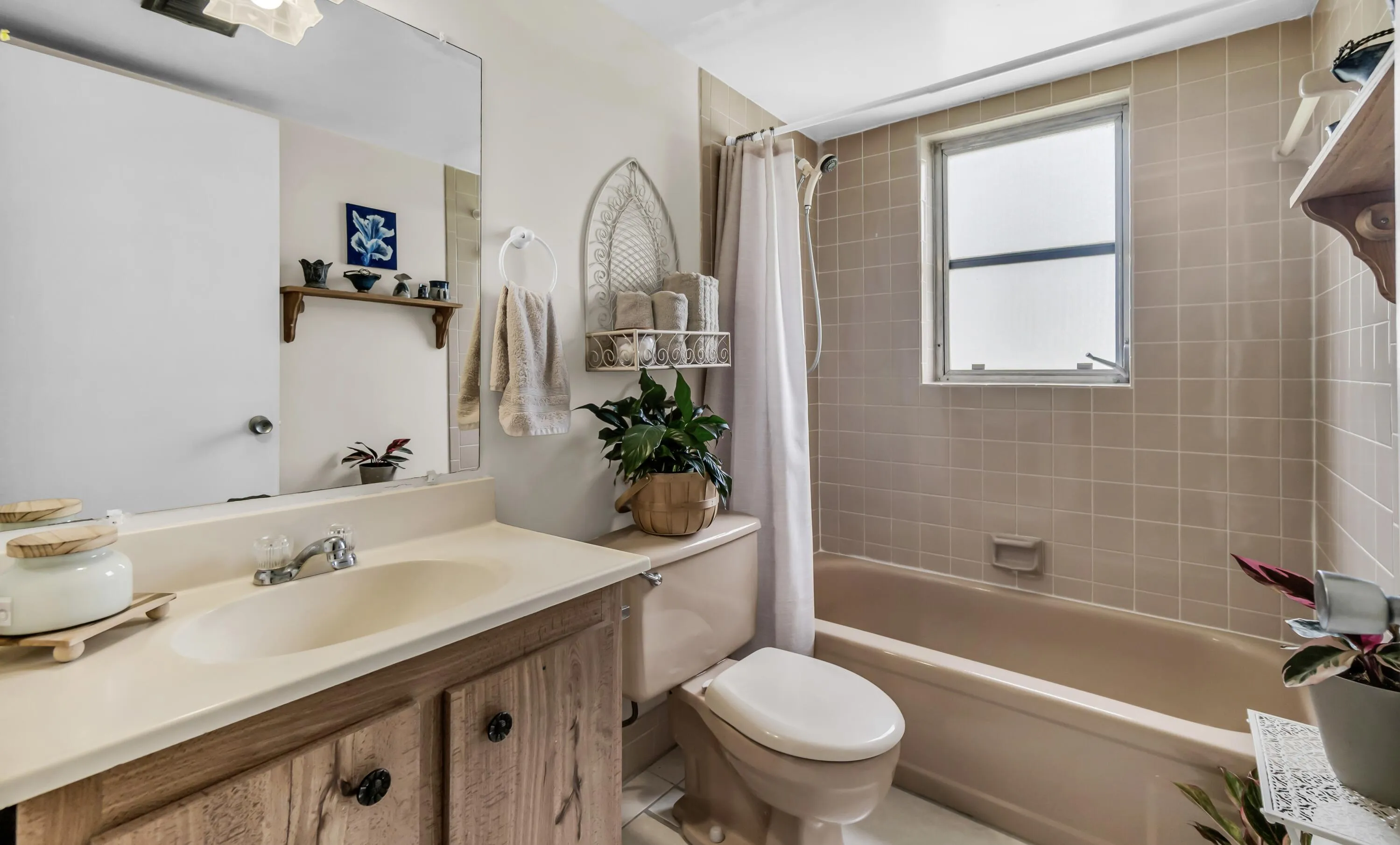 GUEST BATH