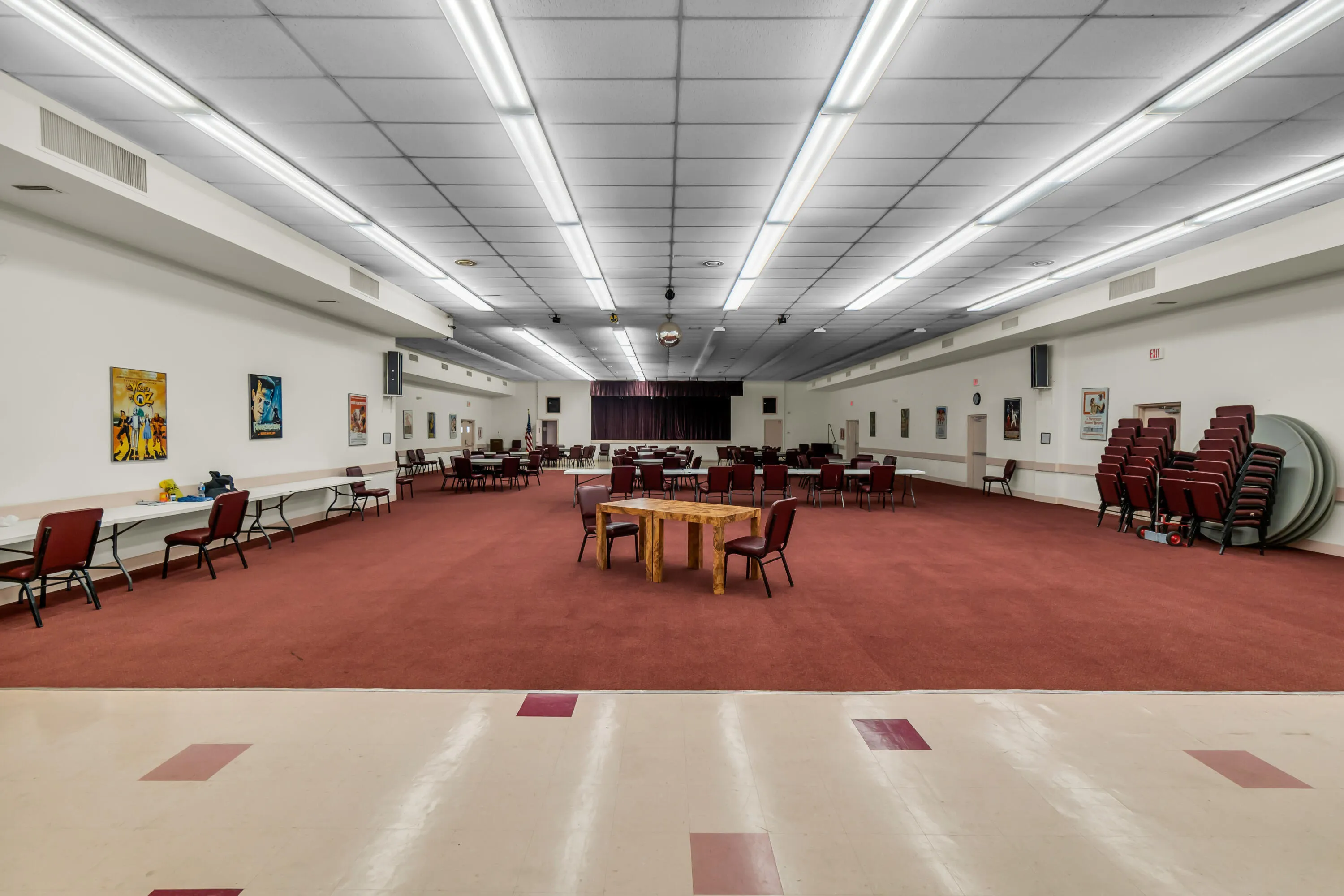 EVENT/MOVIE CENTER