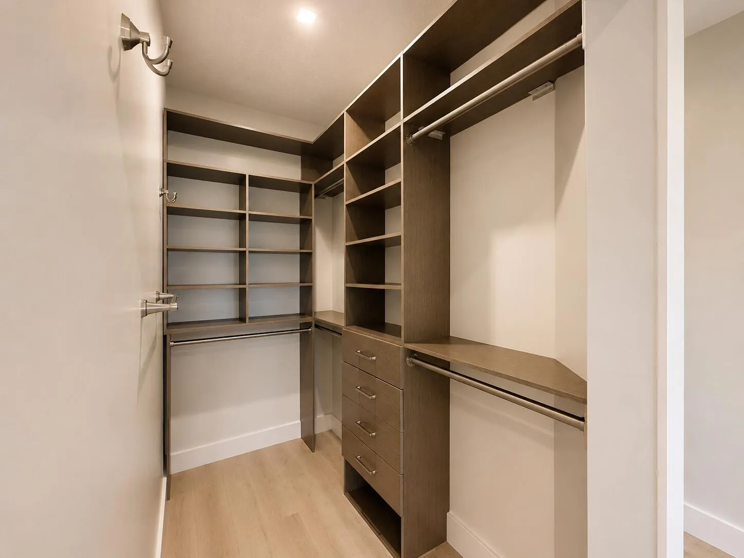 closet 2