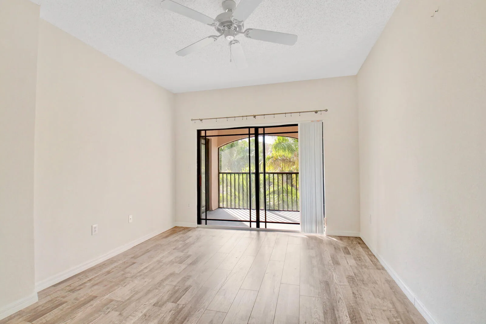 2801 Sarento Pl PBG LR-8