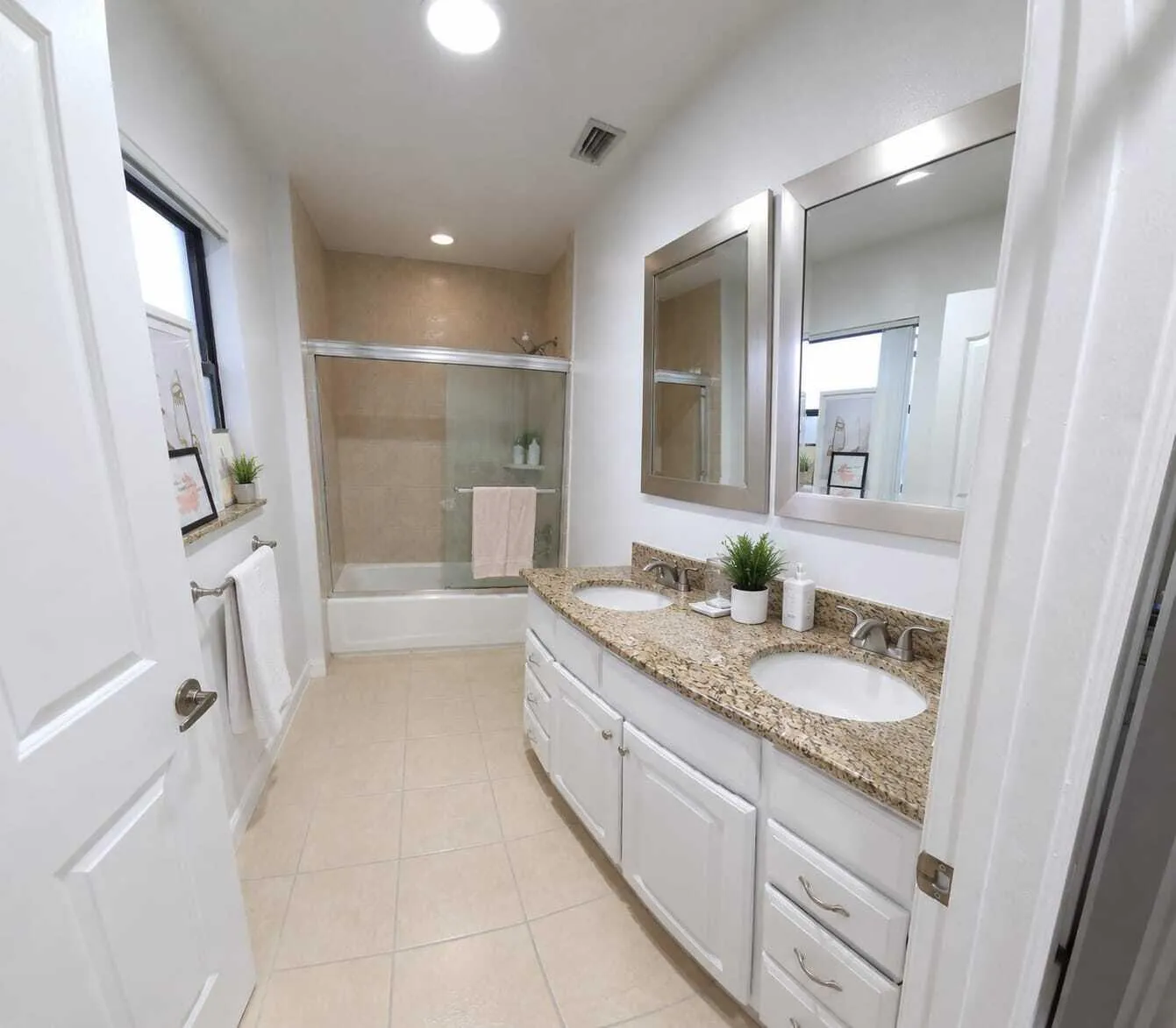 BATHROOM 1