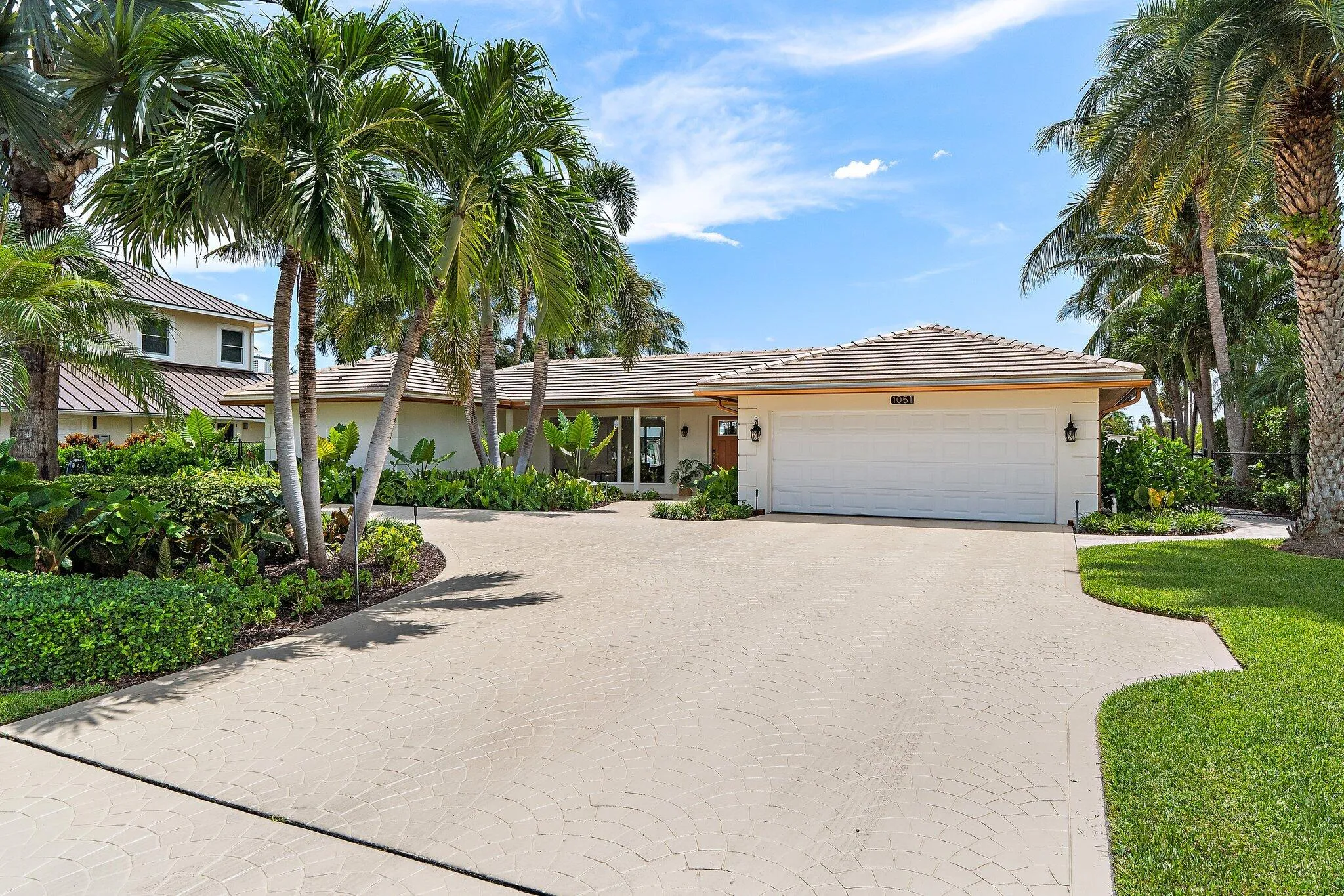 037-1051CoralWay-SingerIsland-SMALL