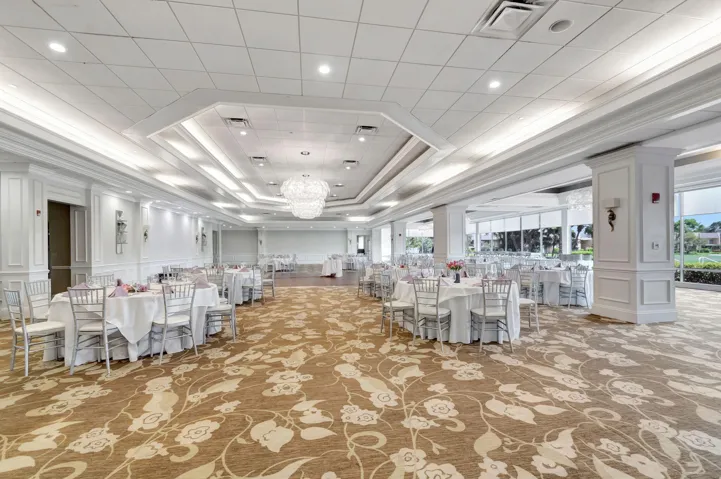 50-web-or-mls-Fountains main clubhouse (
