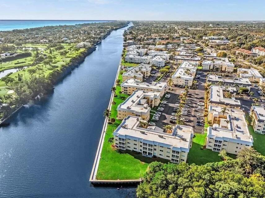Colonial Club Condos