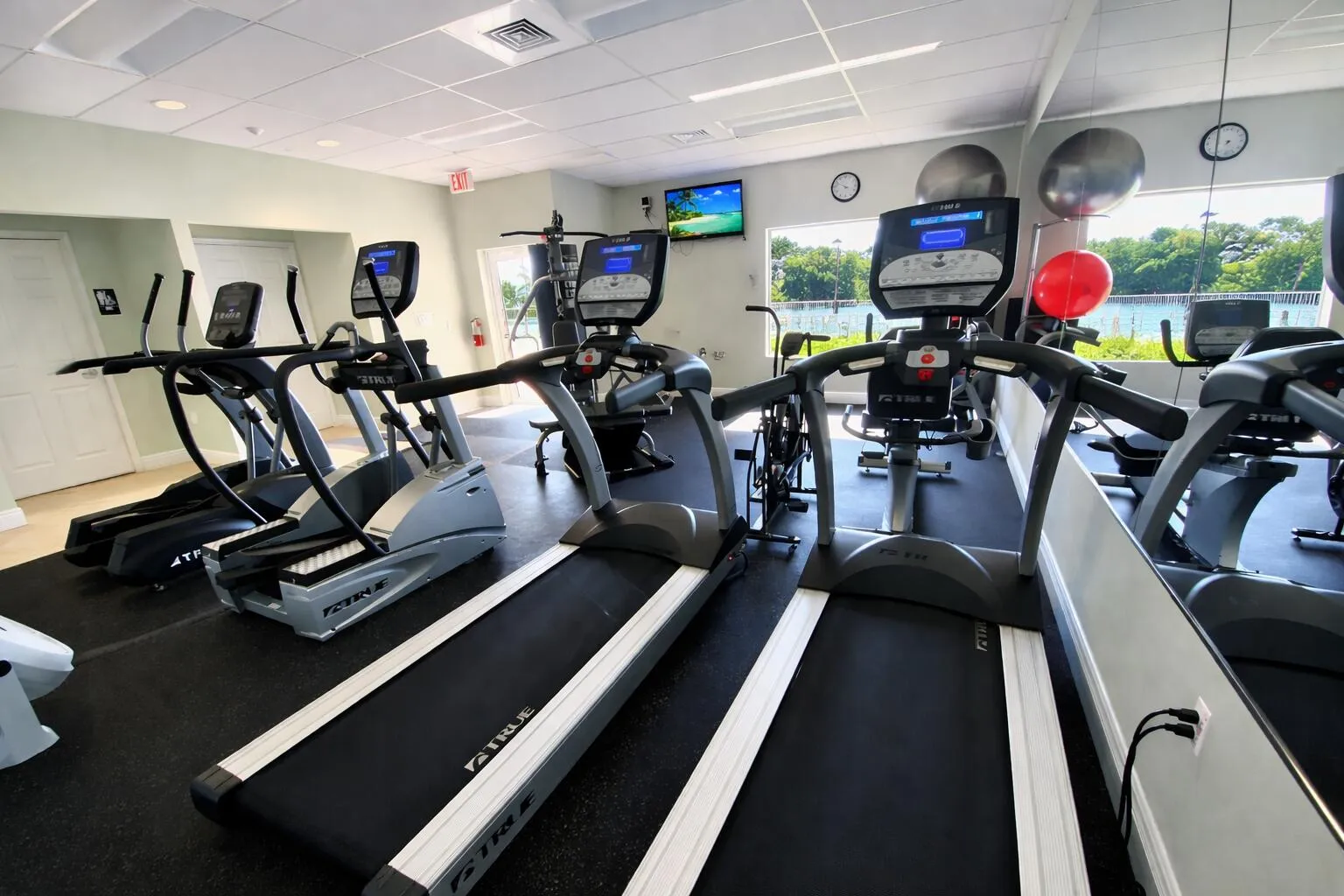 Colonial Club Gym