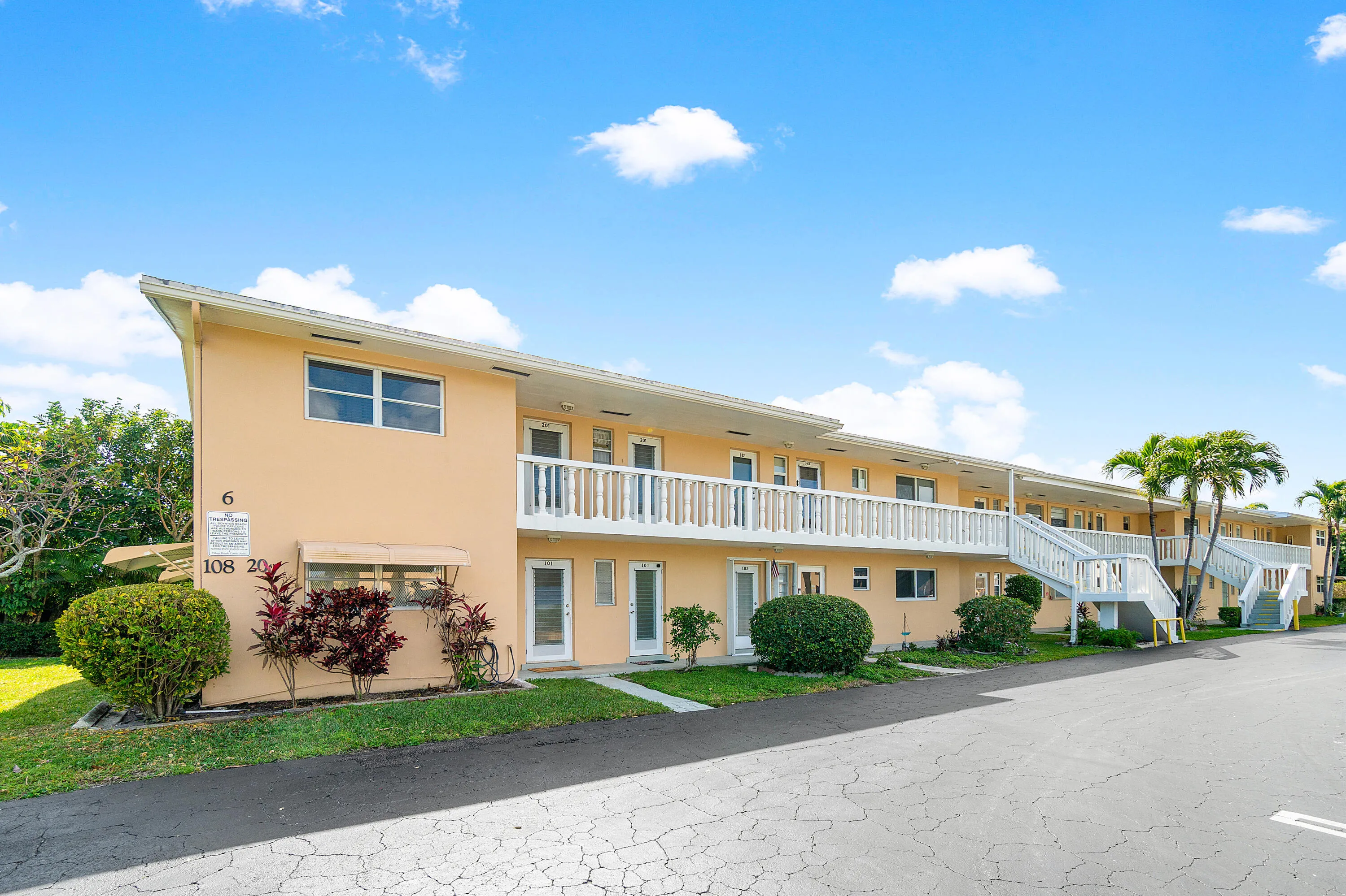 108 20th Ave NE #201 Boynton Fl 33435