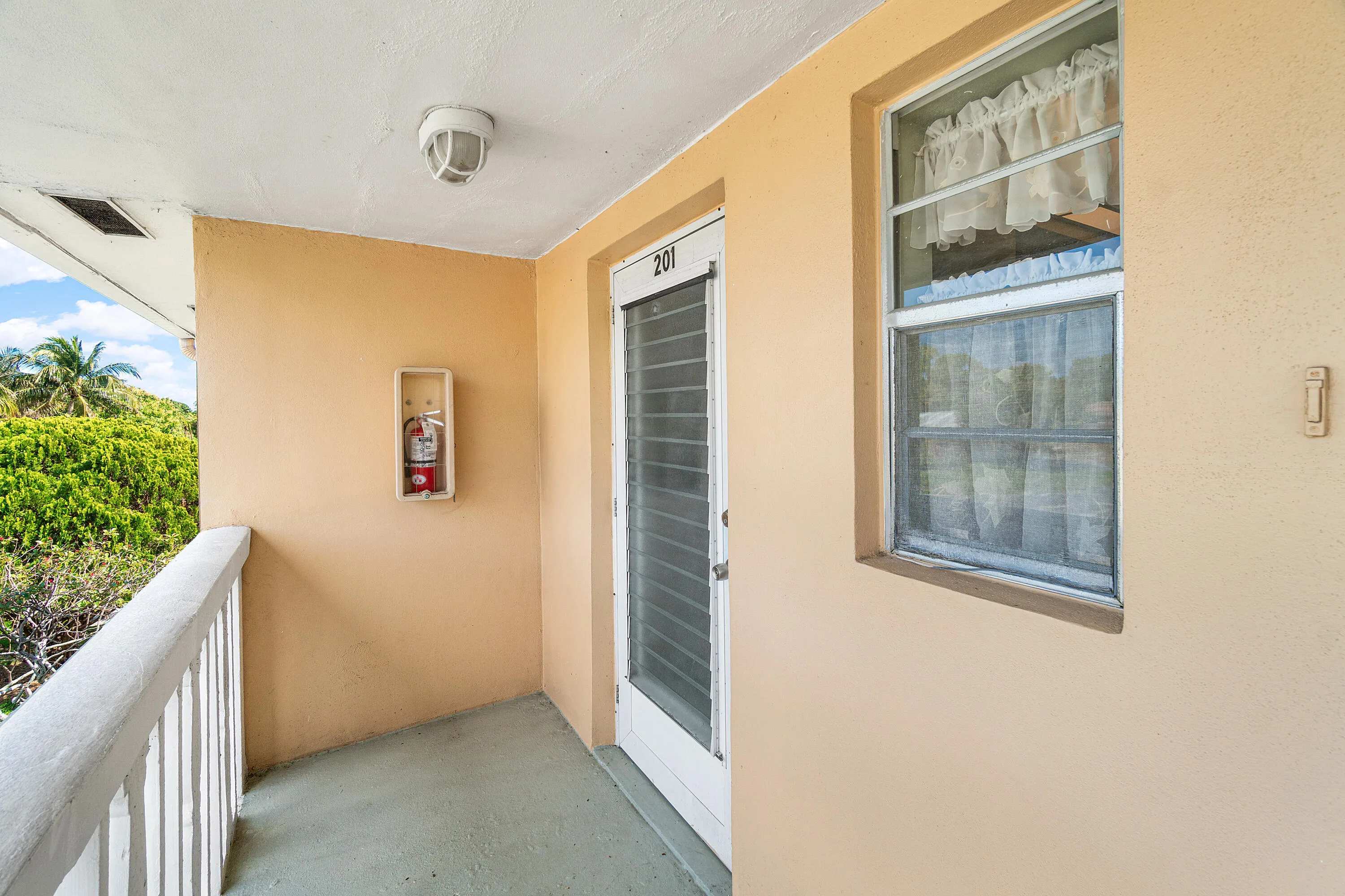 108 20th Ave NE #201 Boynton Fl 33435