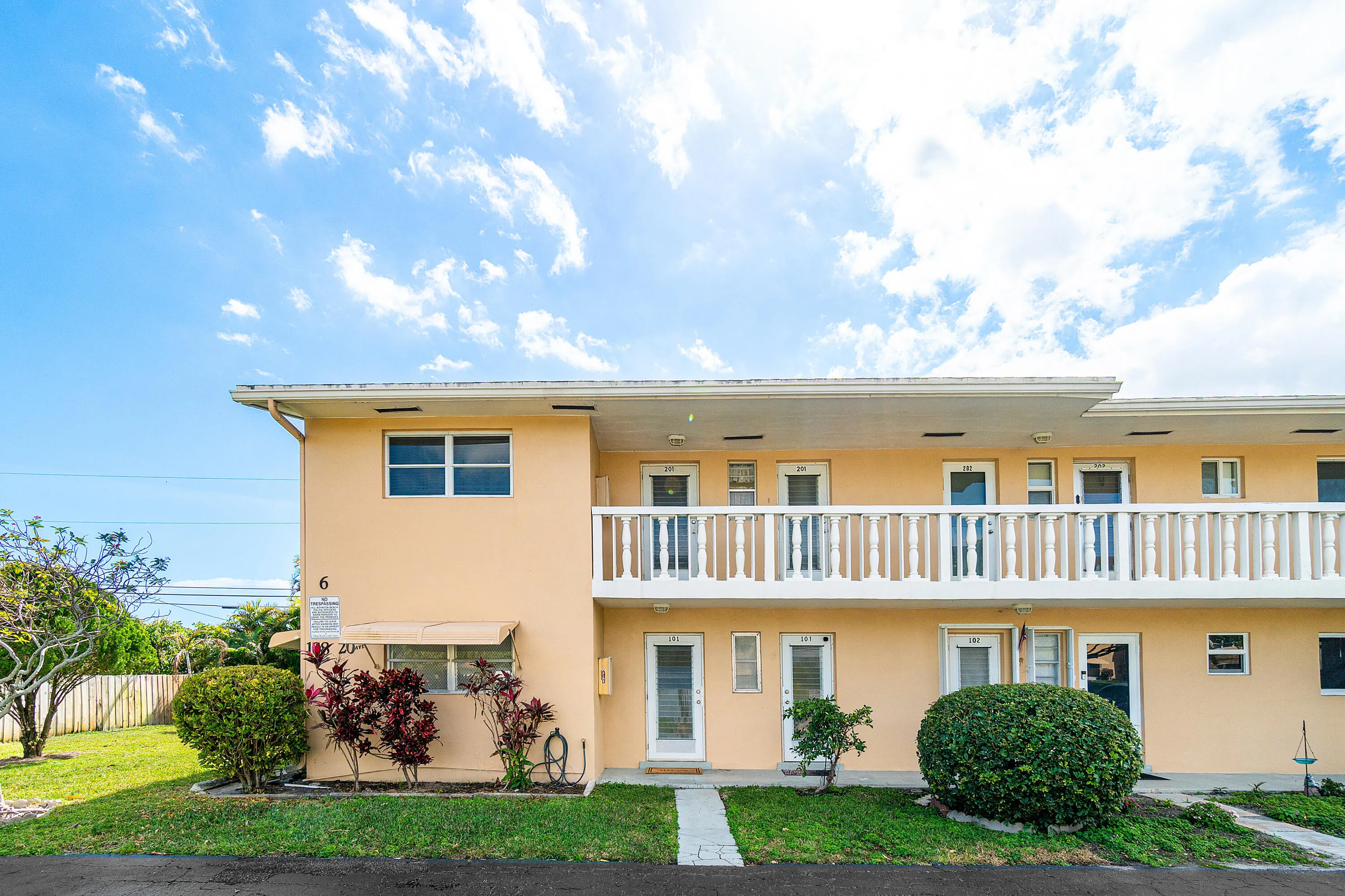 108 20th Ave NE #201 Boynton Fl 33435