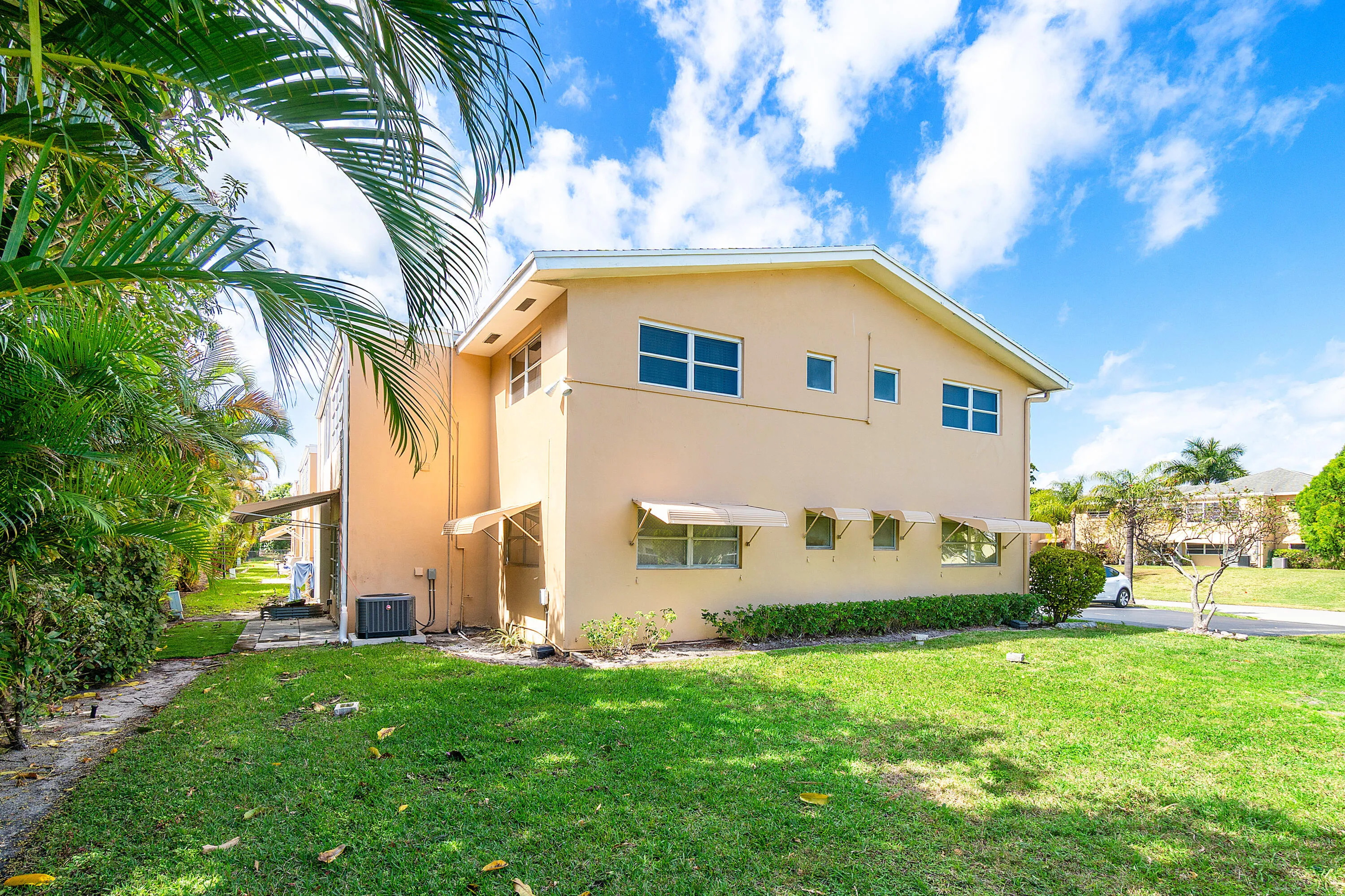 108 20th Ave NE #201 Boynton Fl 33435