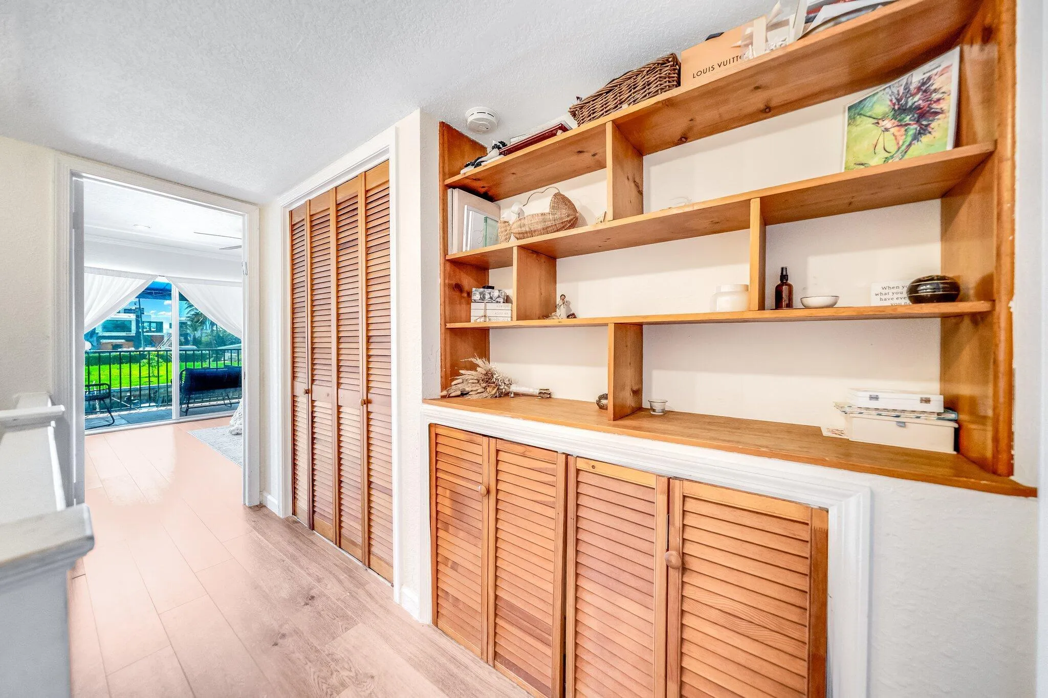 42-web-or-mls-JOY09177