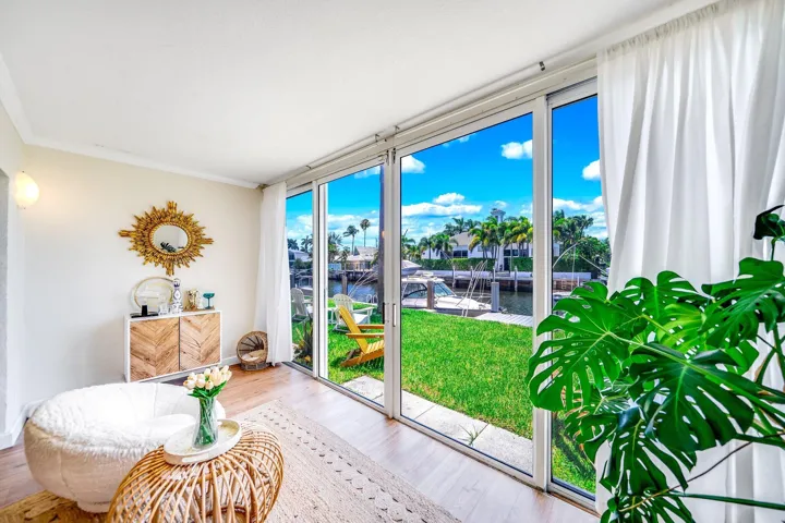 53-web-or-mls-JOY09282