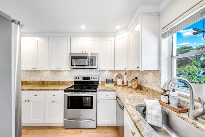 24-web-or-mls-JOY09213