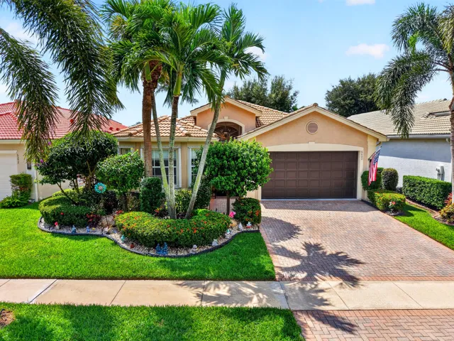 Valencia Palms is a wonderful non-equity Active 55+ Community in vibrant Delray Beach, Florida
