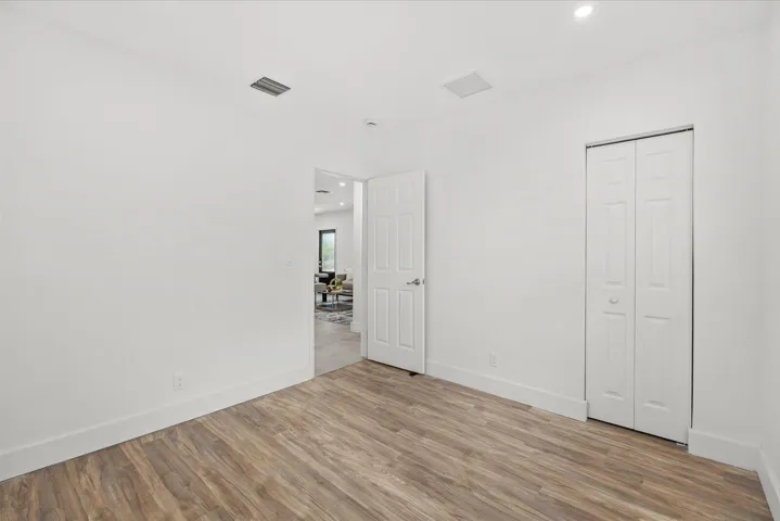 23-av in-18