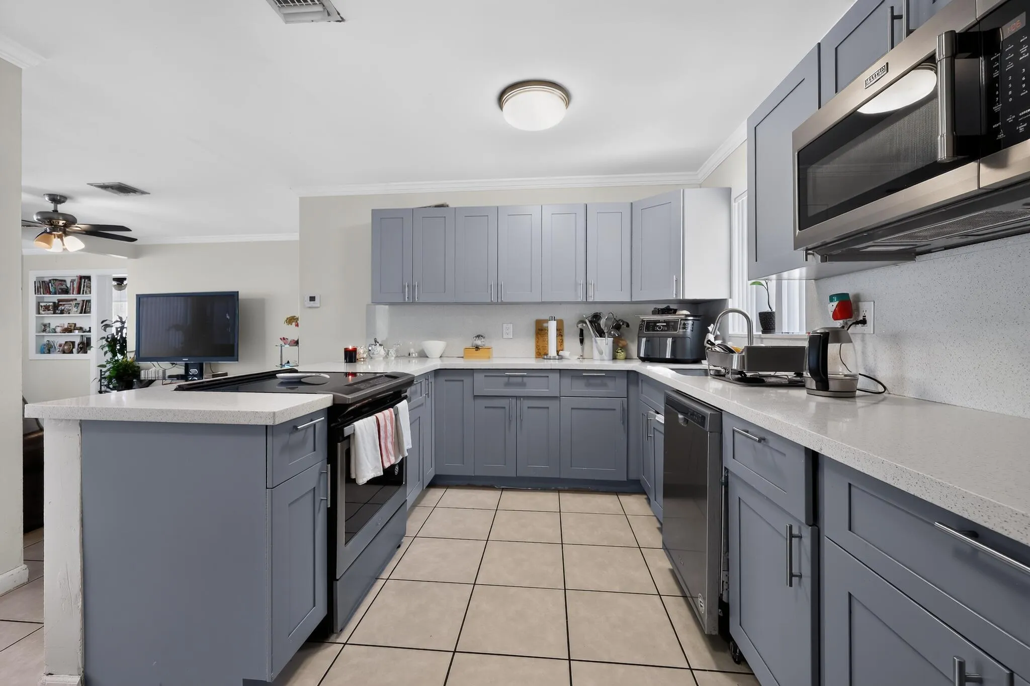 20_1213_14th_Ave_S-Kitchen-0061