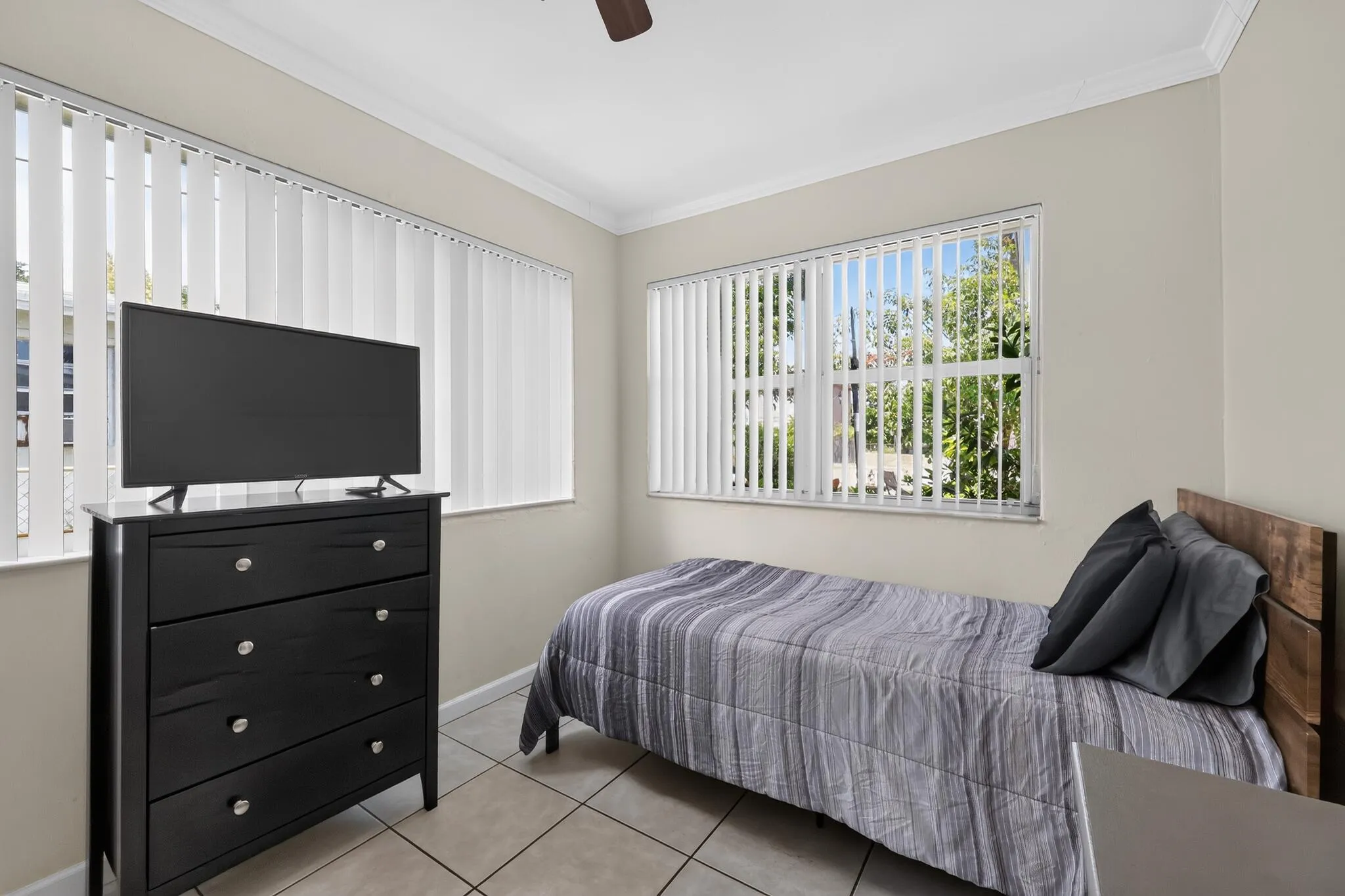 30_1213_14th_Ave_S-Bedroom-0025