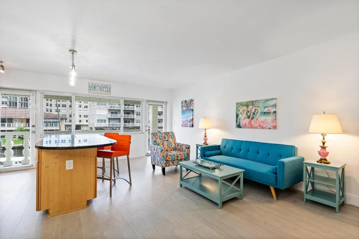 2881 NE 32nd 220