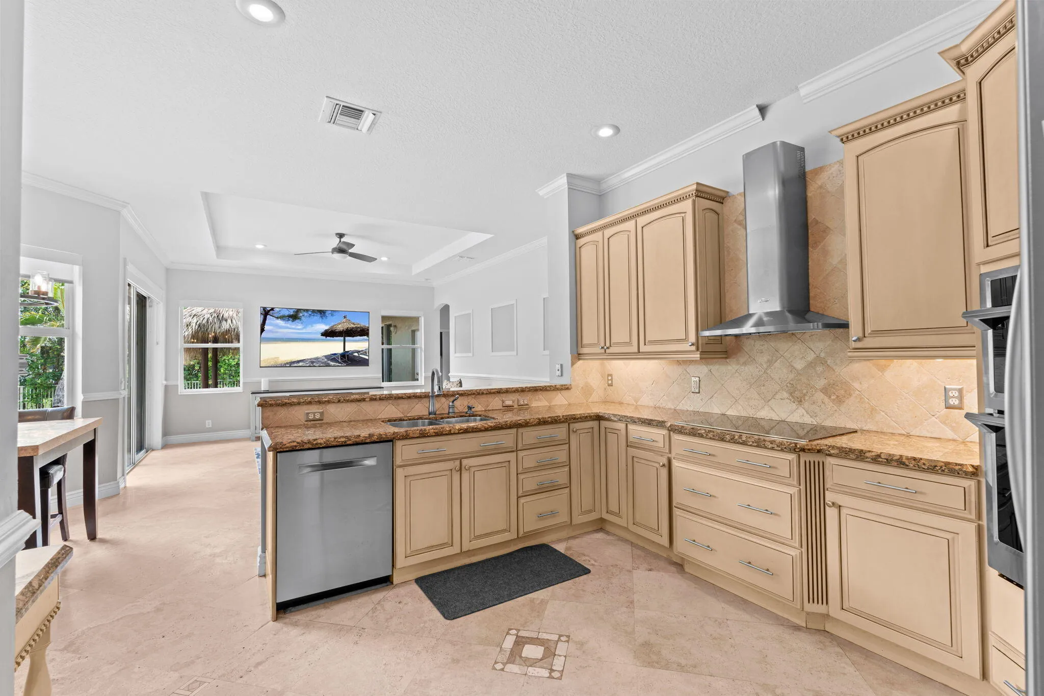 12-web-or-mls-A7406153