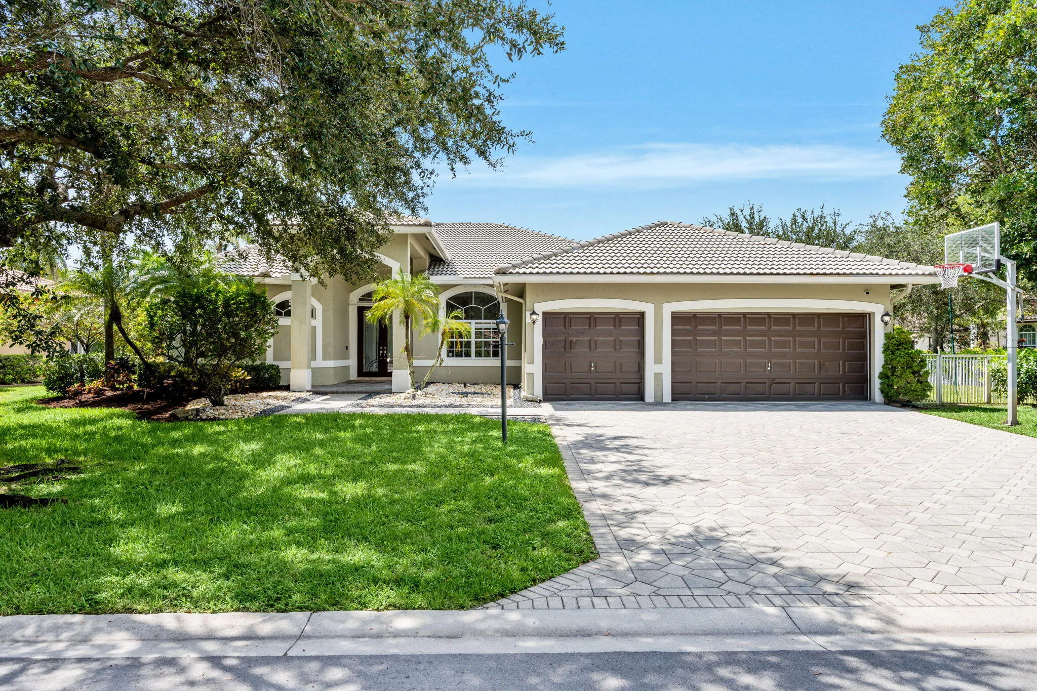 1-web-or-mls-A7406114