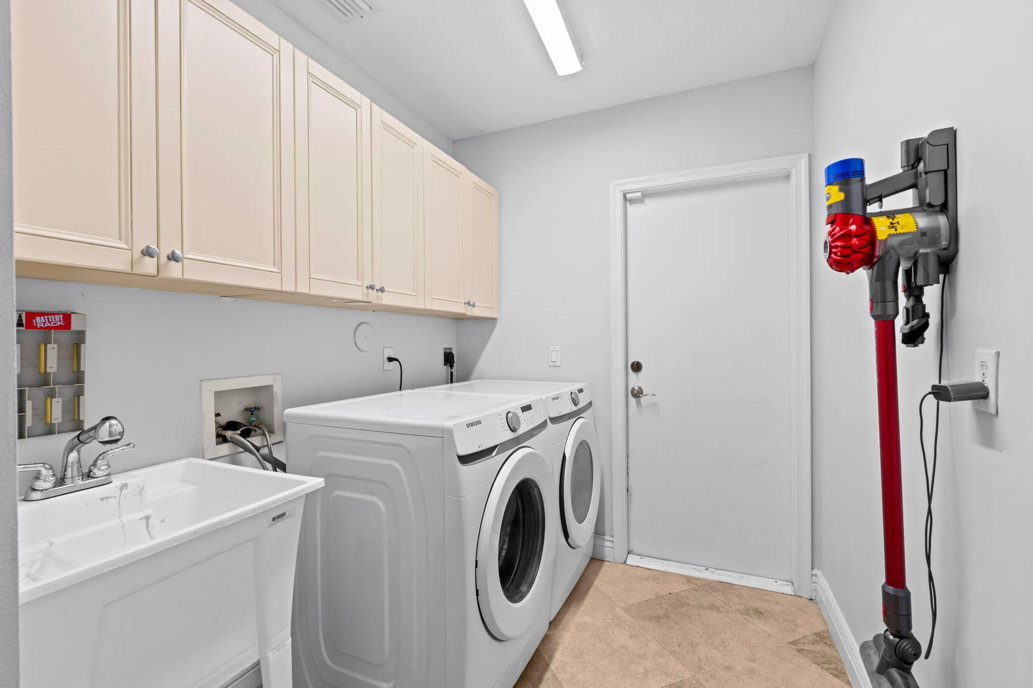 42-web-or-mls-A7406032