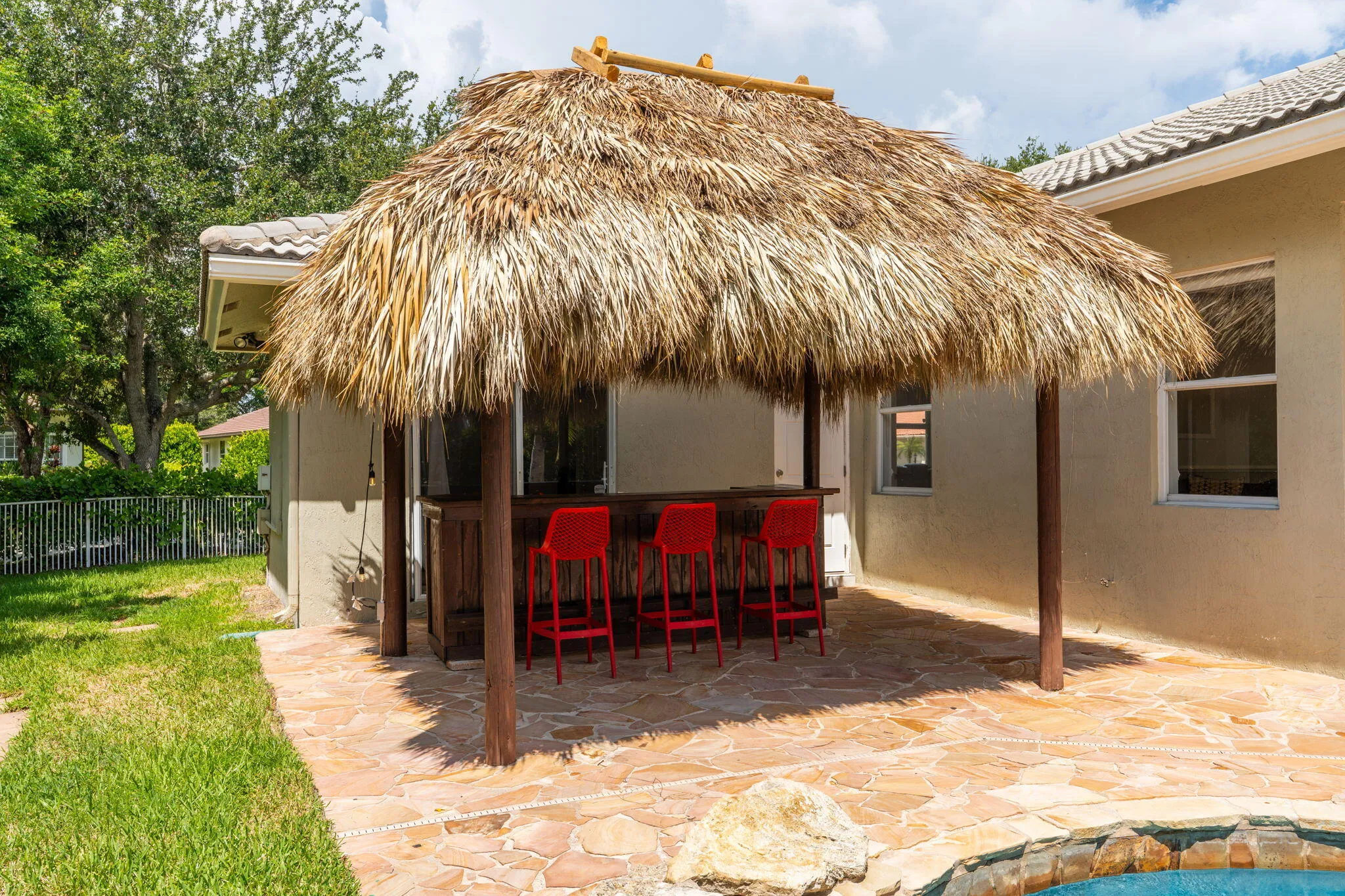 49-web-or-mls-A7406137