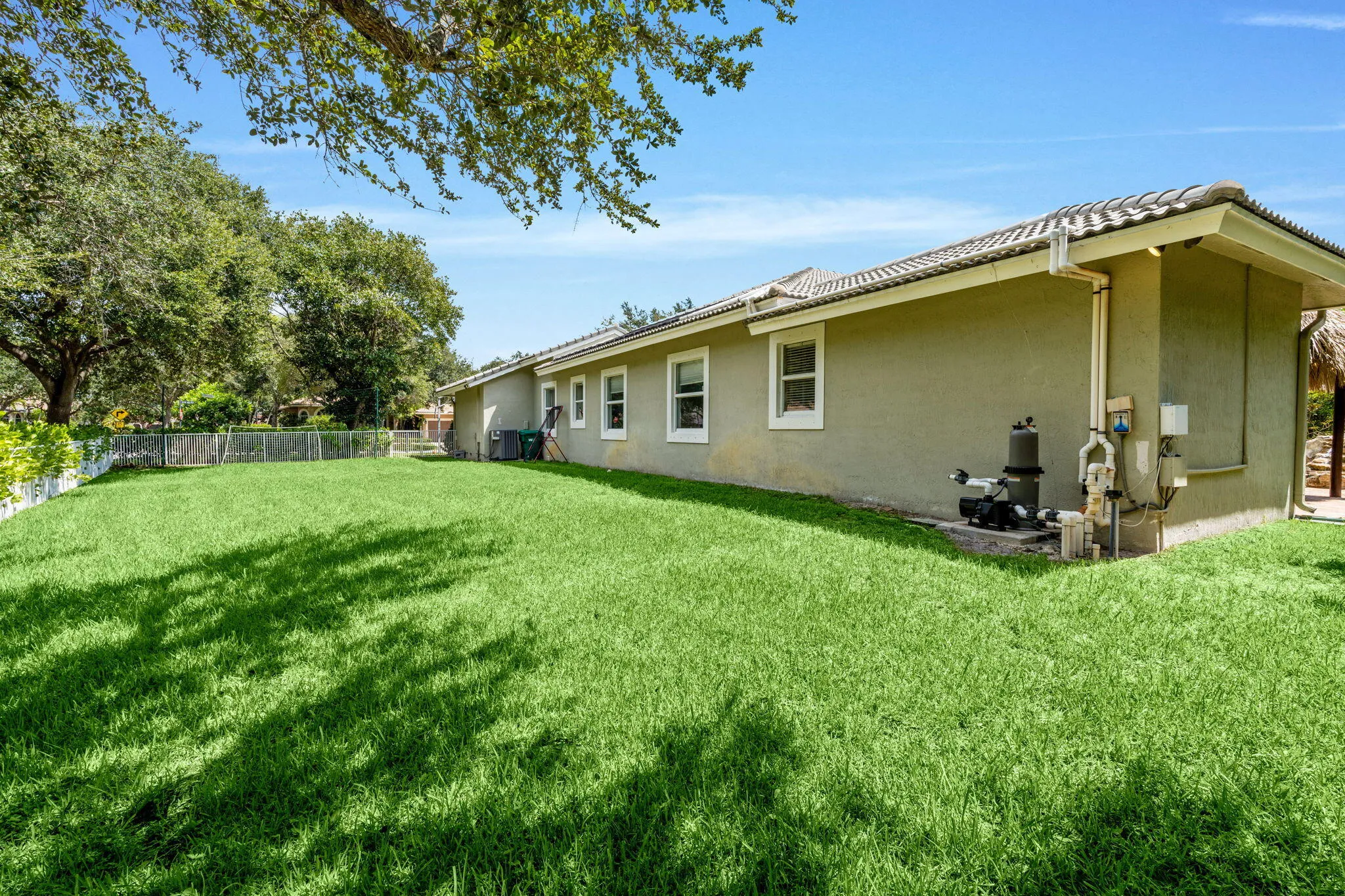 57-web-or-mls-A7406148