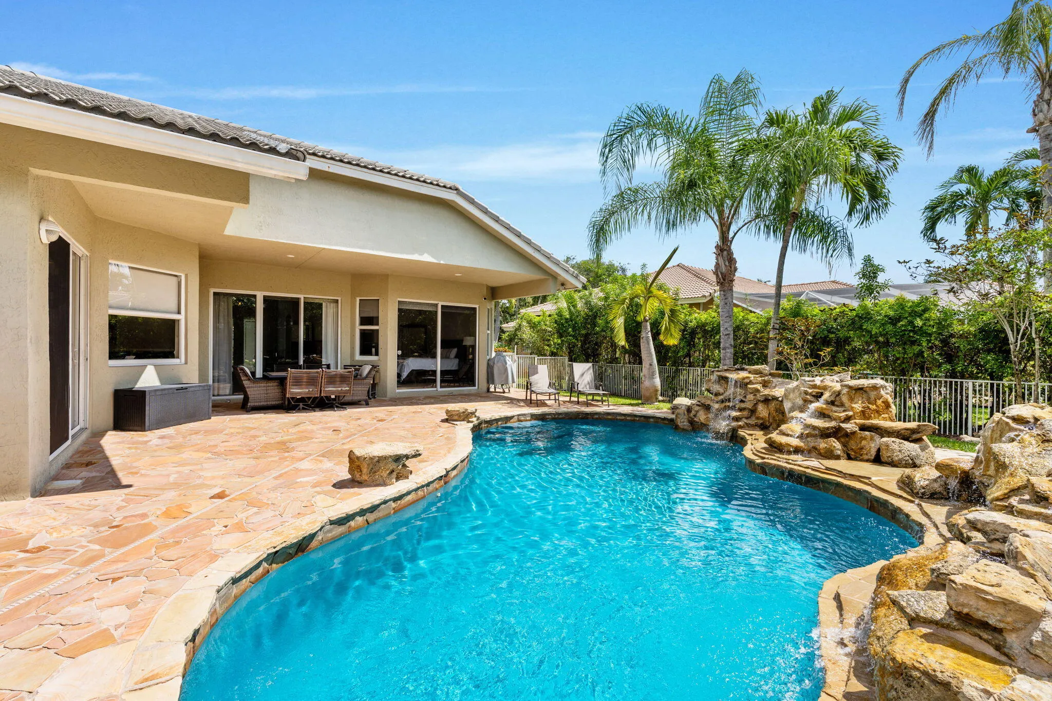 43-web-or-mls-A7406131