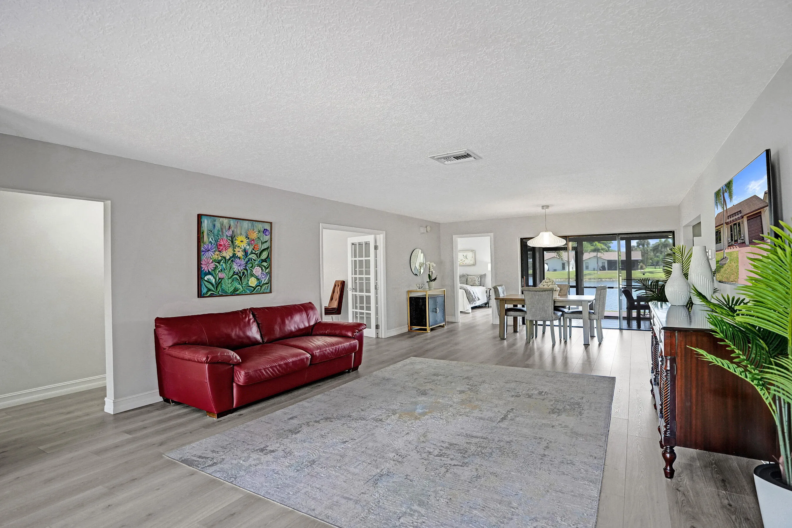 Formal living room! Spacious!