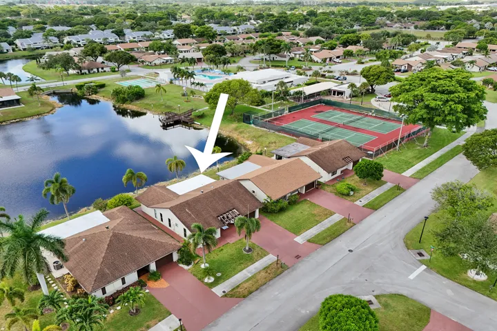 Look how close you are to the clubhouse!