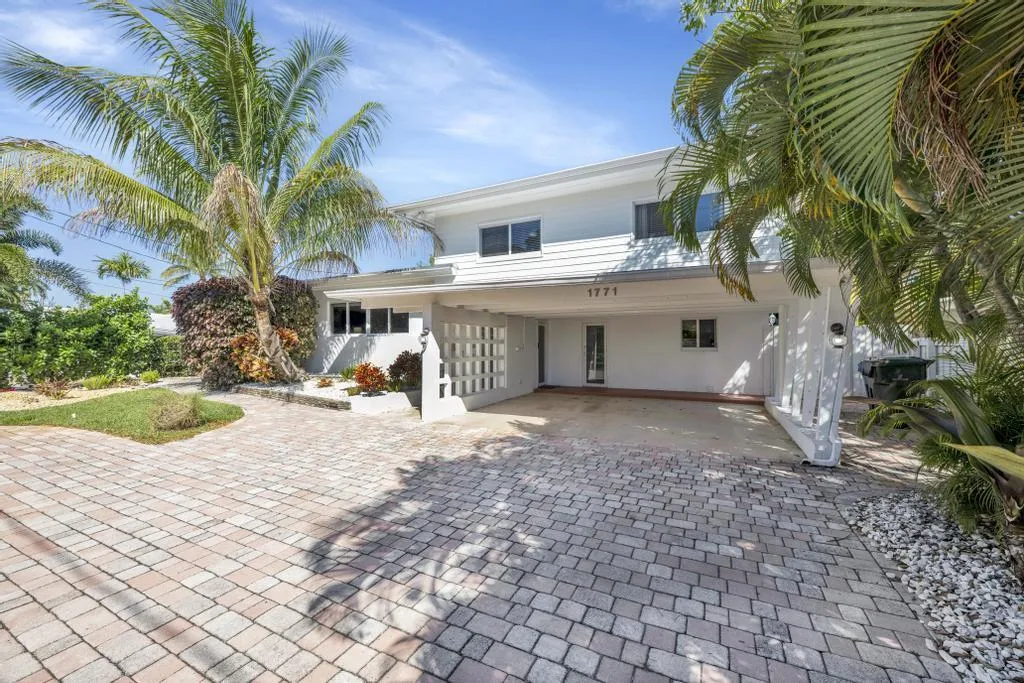 1771 NE 35th St Oakland Park 00008