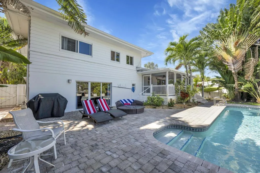 1771 NE 35th St Oakland Park 00033