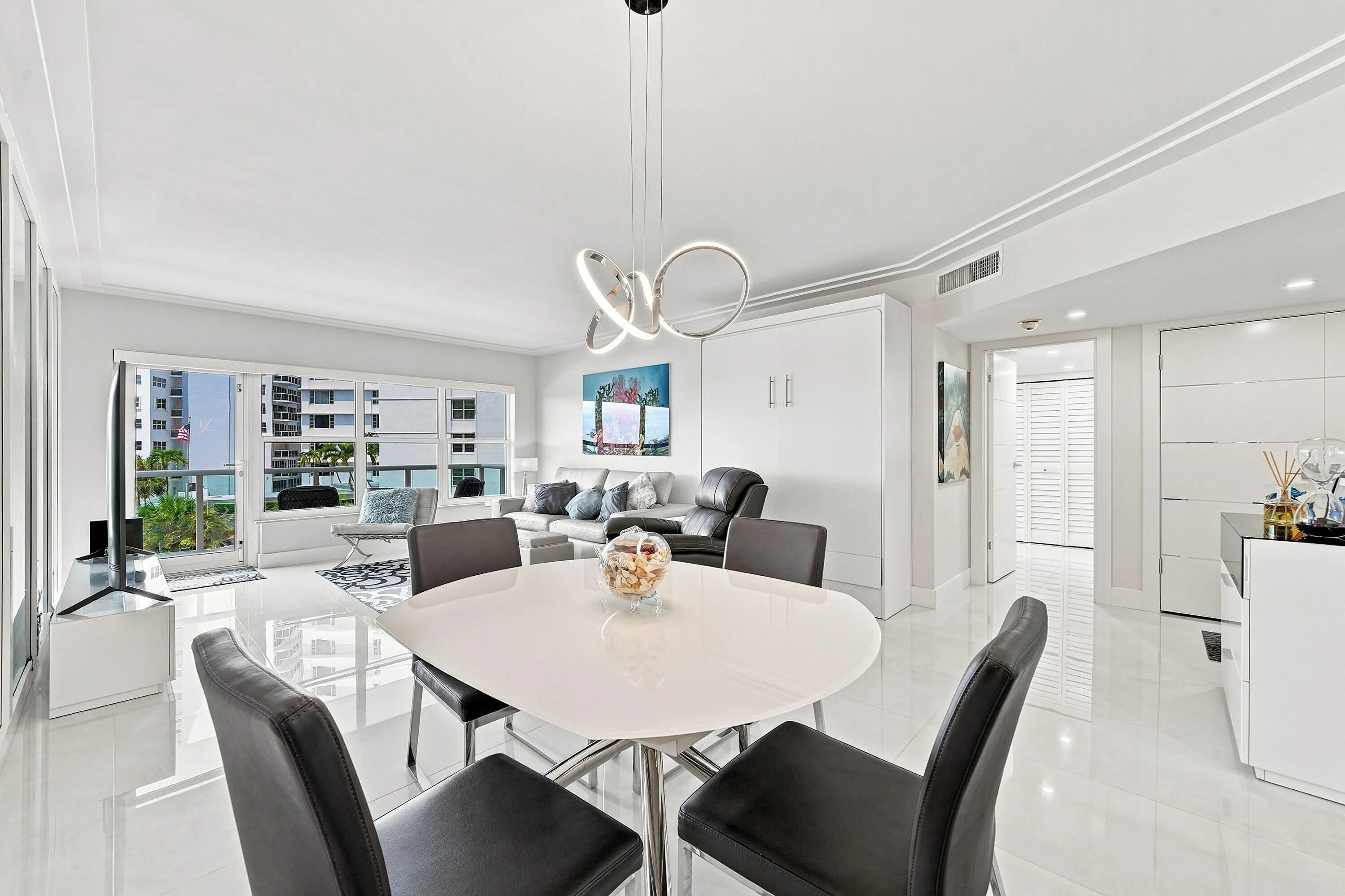 43_dining area