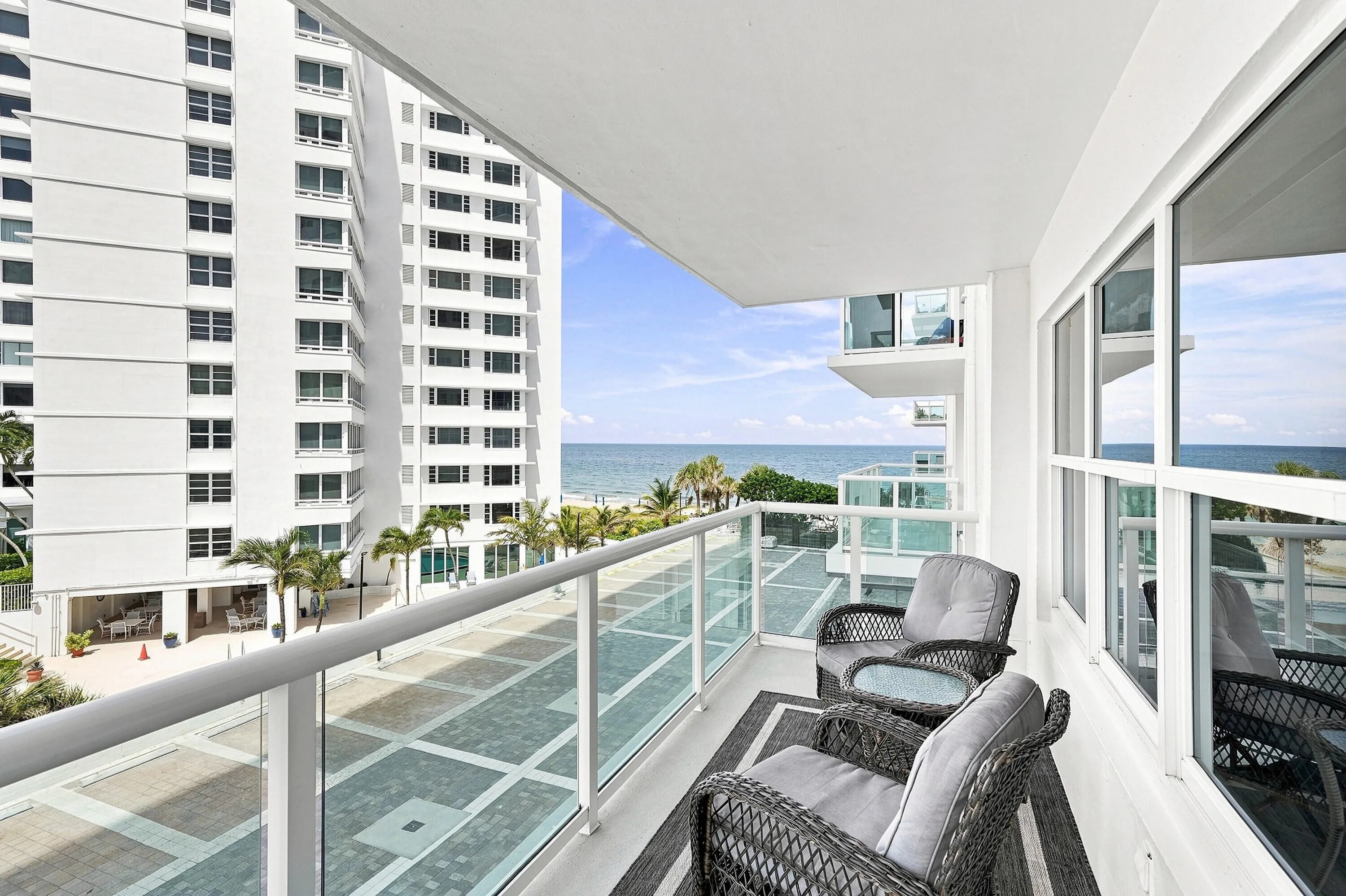 60_balcony