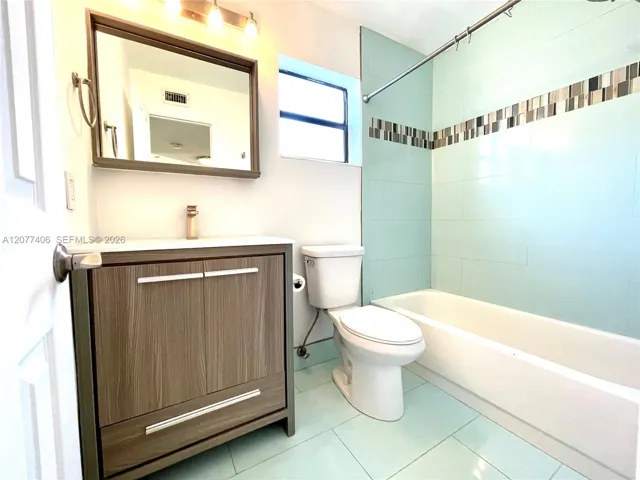 2nd Bathroom
