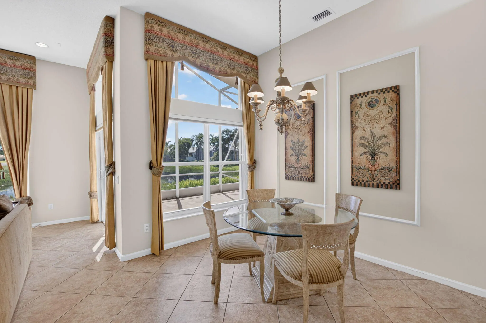 BREAKFAST NOOK