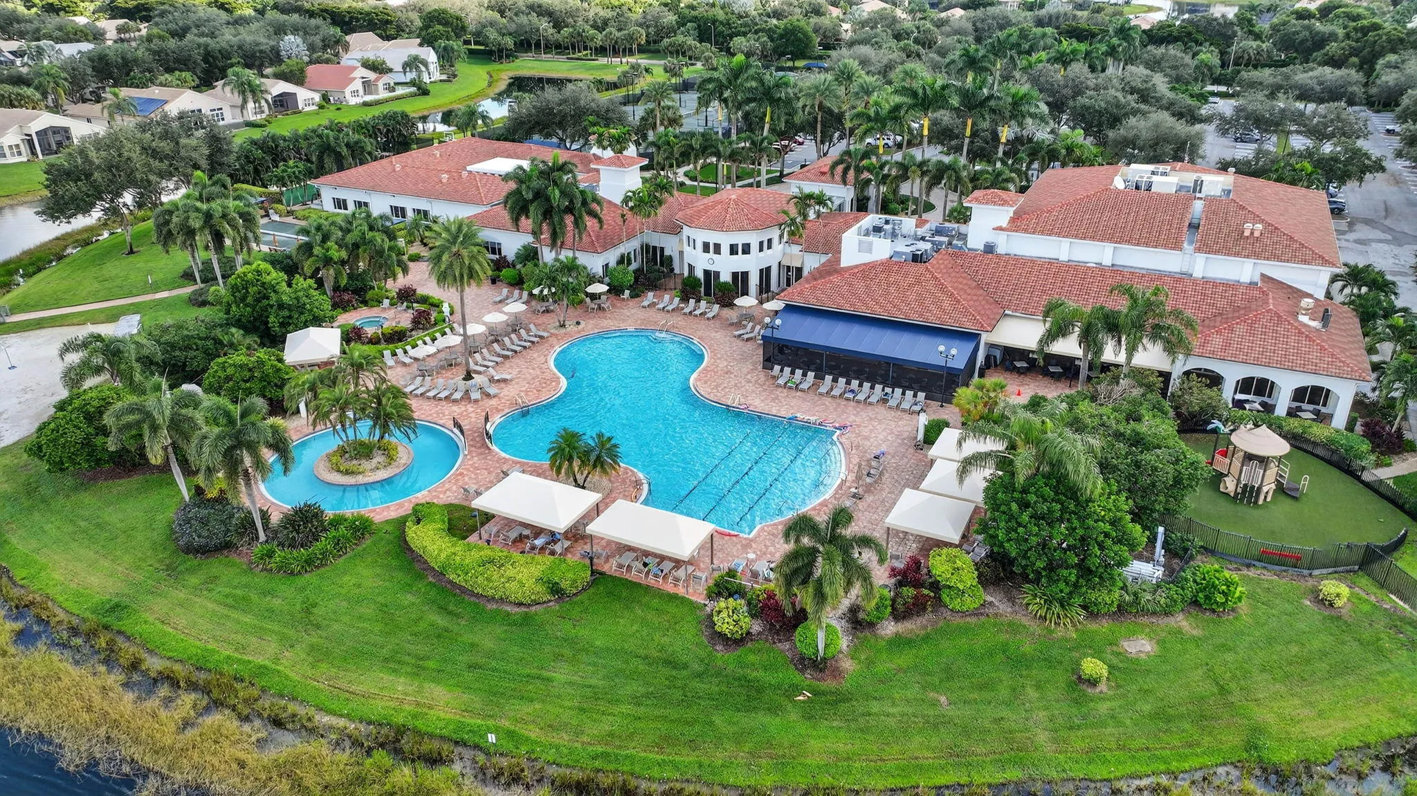 AERIAL VIEW OF CLUBHHOUSE