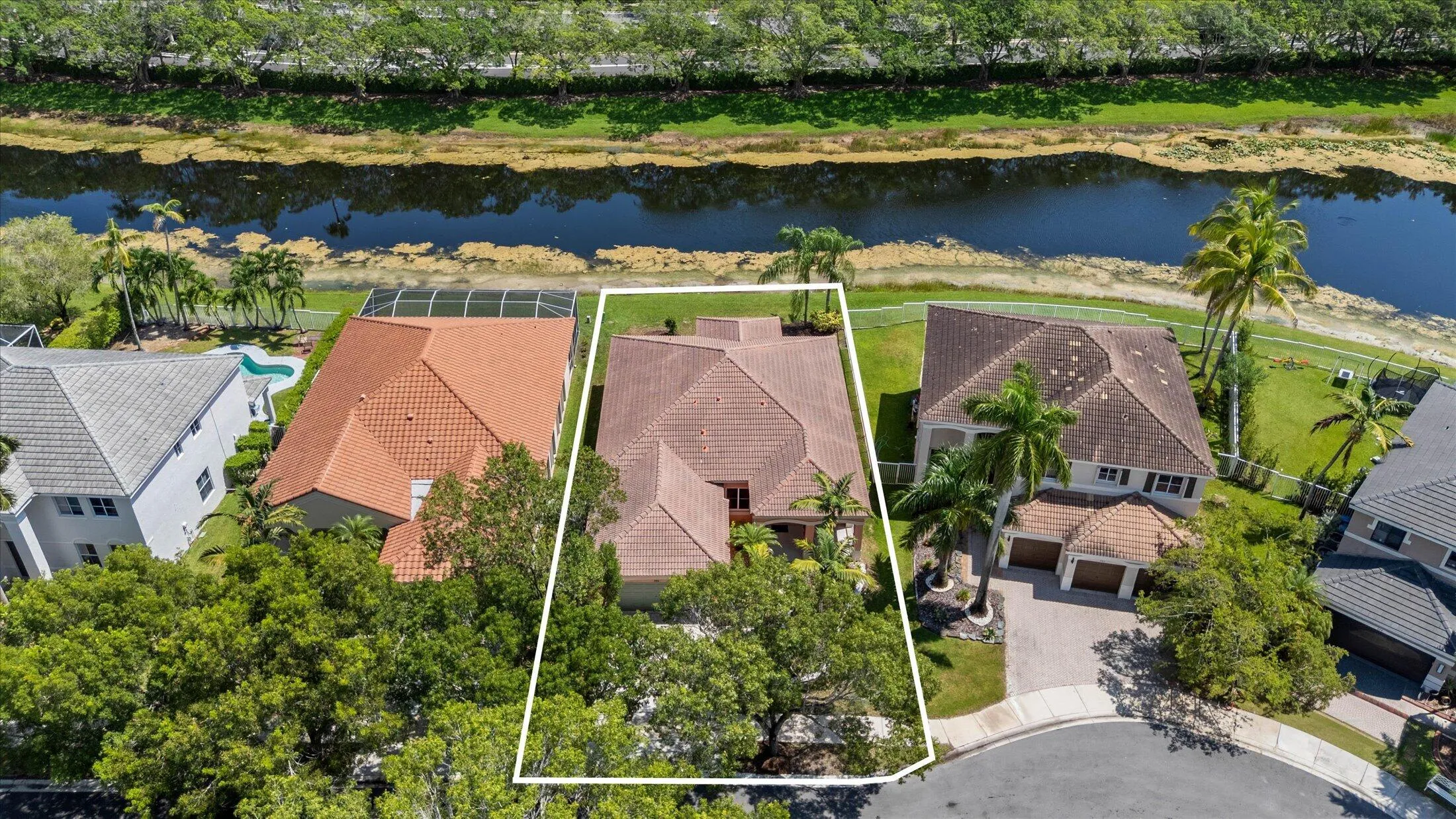 38-38-886 Sunflower Circle, Weston