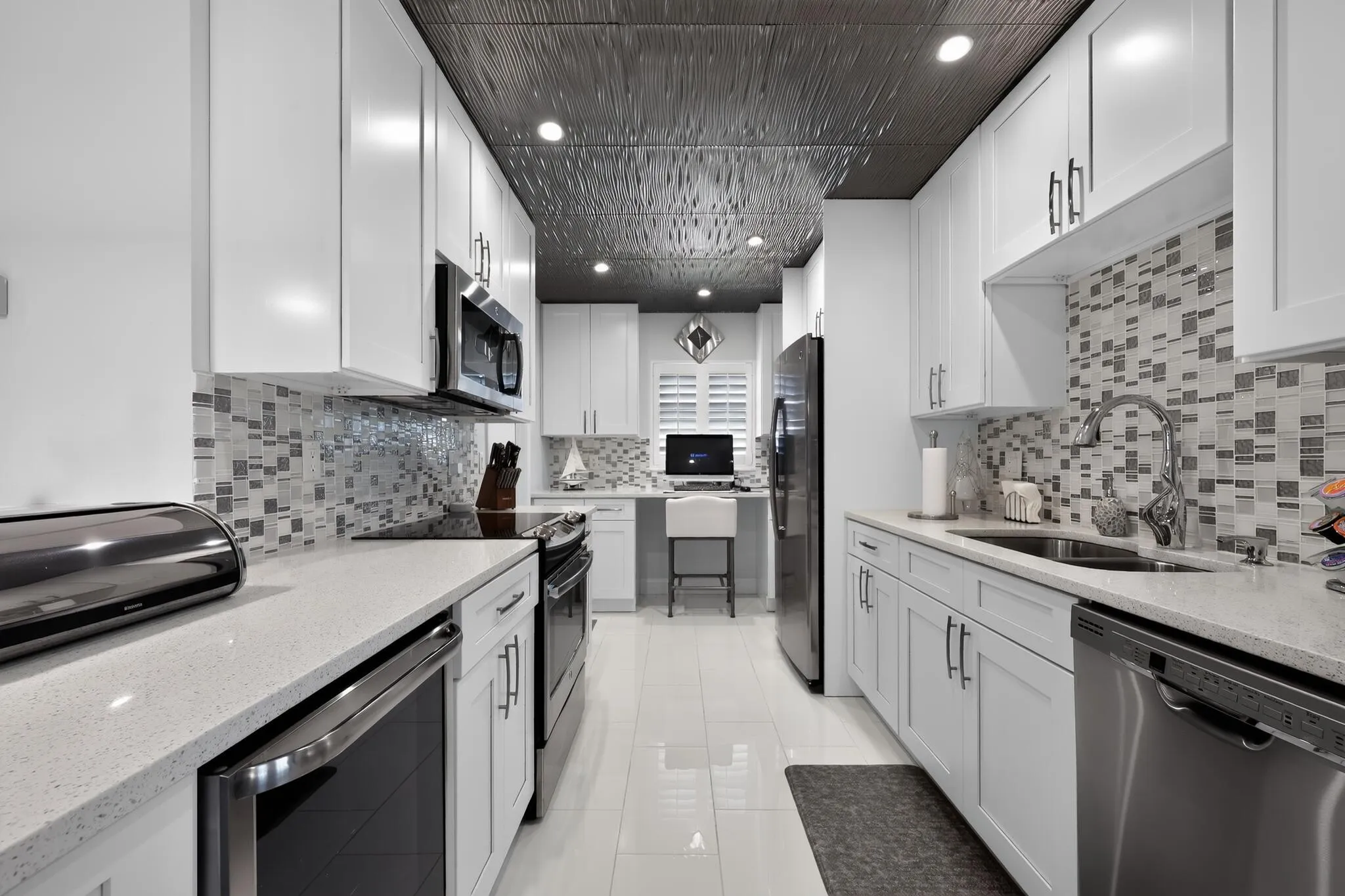 20_3550_Joseph_Dr-Kitchen-0067