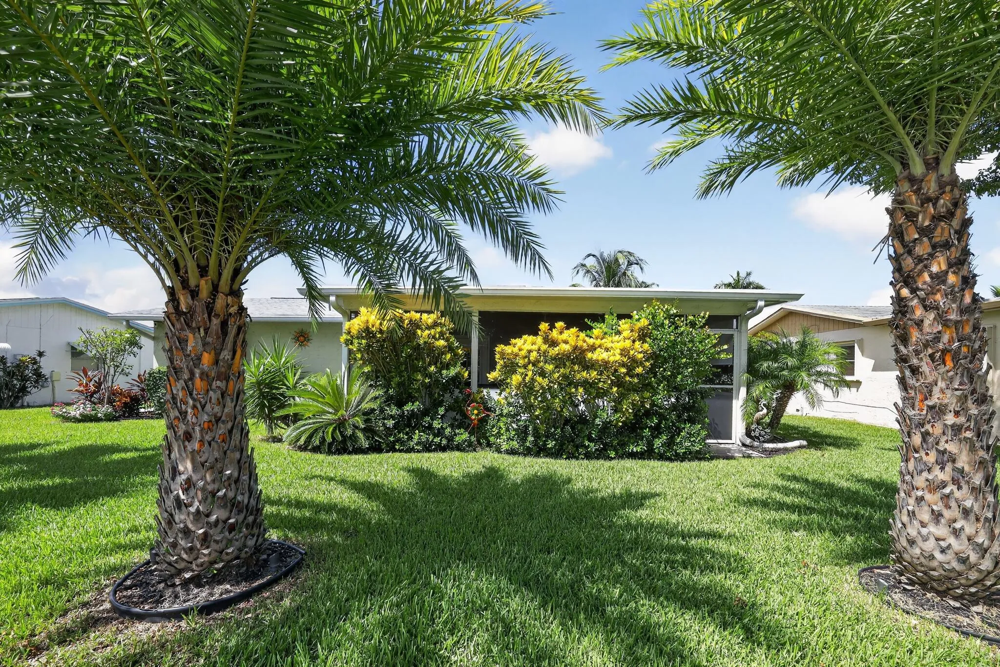 09_3550_Joseph_Dr-Exterior-0112