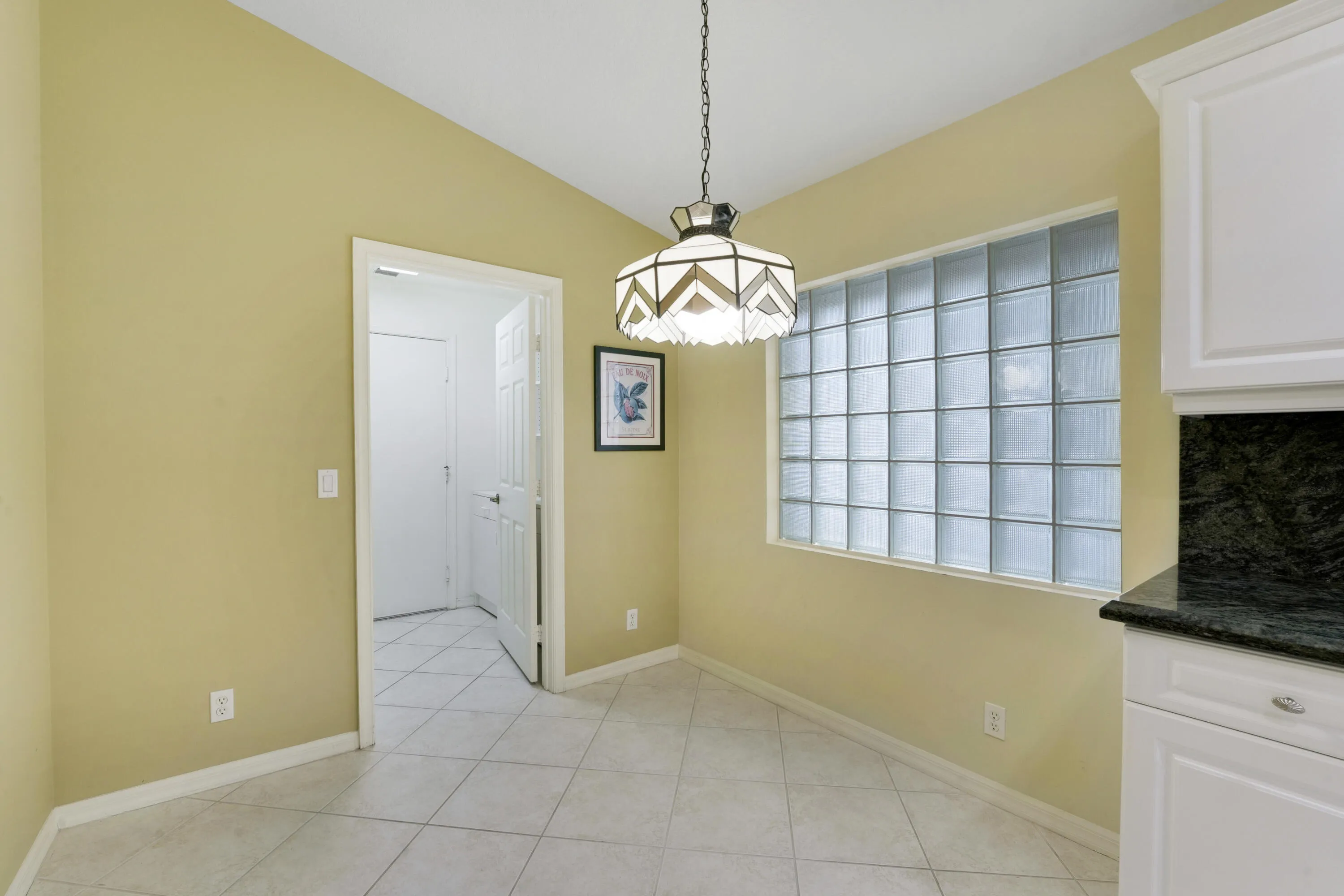 Kitchen/Breakfast Area