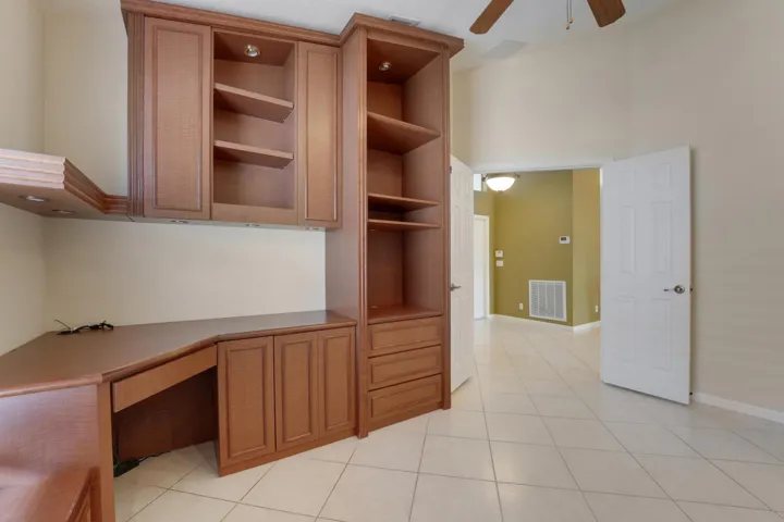 Den/Office/Study