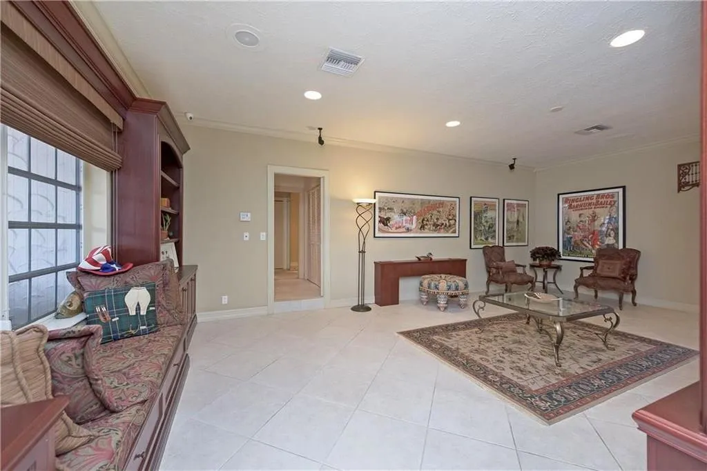 4903 woodlands 21