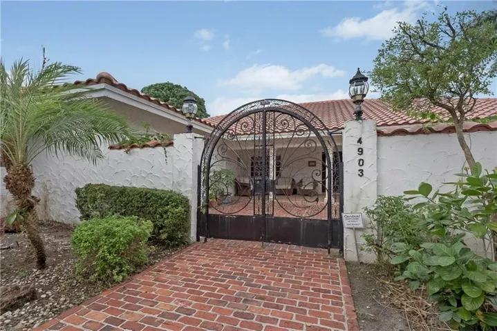 4903 woodlands 1