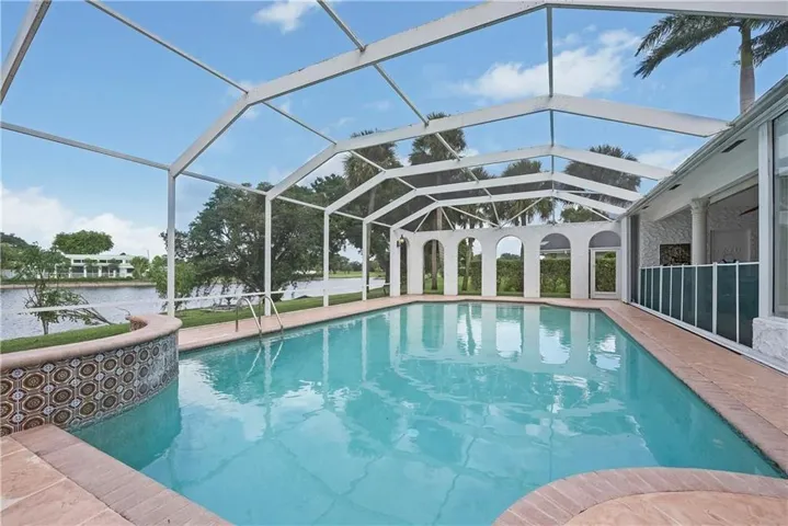 4903 woodlands 17