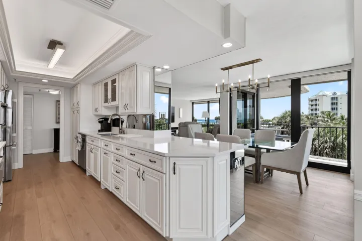 Eat in Kitchen