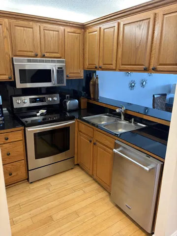 Jupiter Bay D204 kitchen