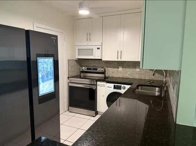 Kitchen Pic 1